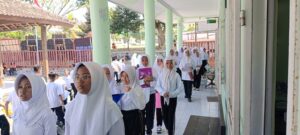 Edukasi Sejak Dini, Siswa Baru SMP N 1 Cangkringan Kunjungi Kantor Kalurahan Argomulyo